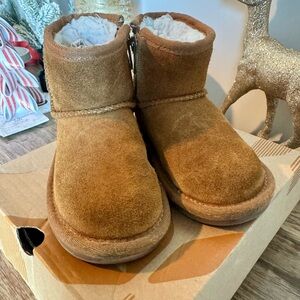 Koolaburra by Uggs Mini Boot Girls Size 6